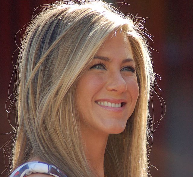 Jenifer Aniston chirurgie esthetique